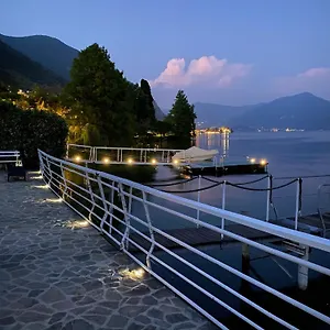  Hébergement de vacances Anastasye Your Lakefront Vacation Italie